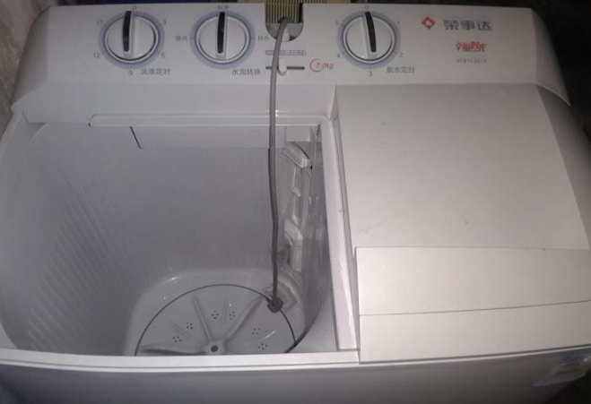 双桶洗衣机上盖怎拆
