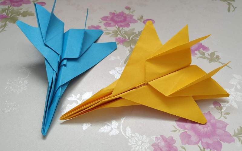纸飞机的折法最火的三种纸飞机
