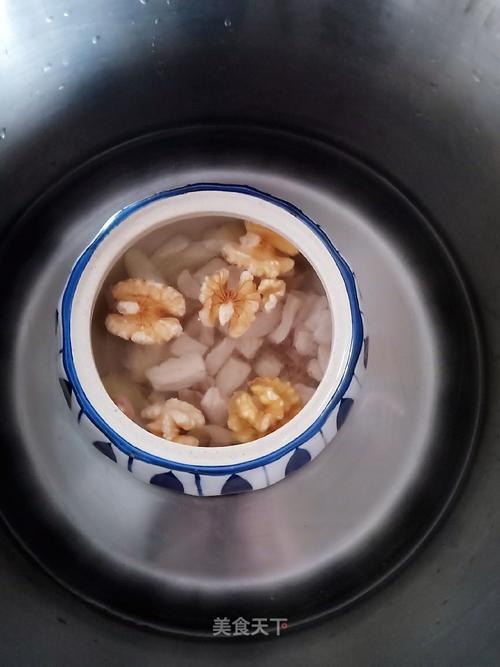 天麻核桃排骨汤的做法