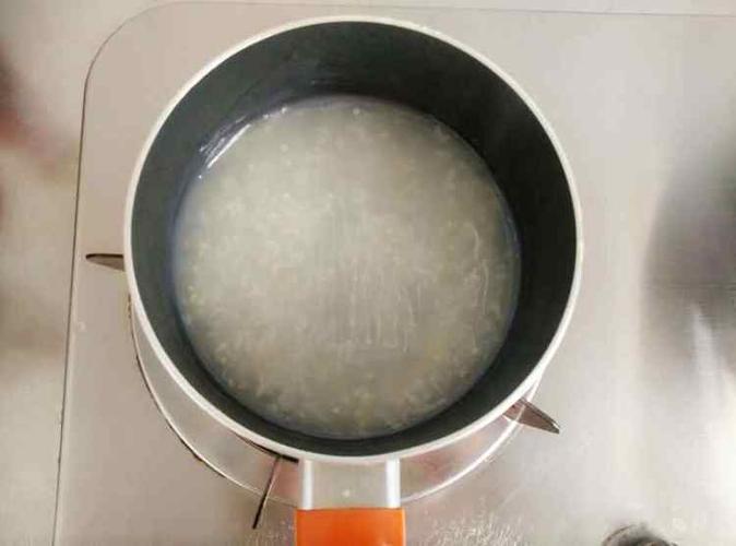 熬大米粥是冷水下锅还是热水下锅