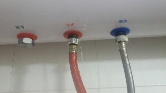 热水器侧面滴水是什么原因