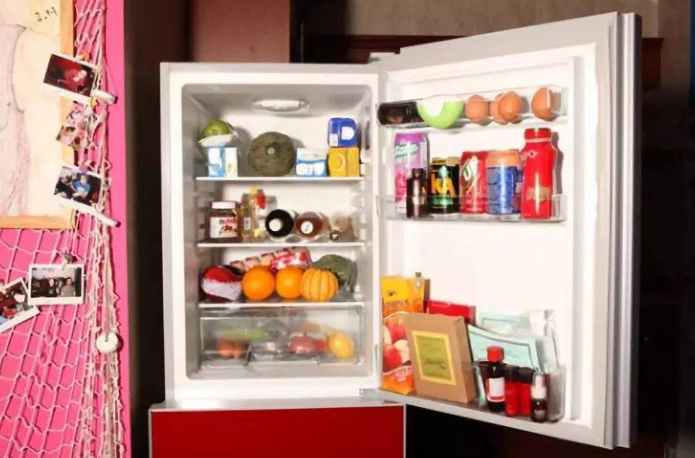 电冰箱一边发热是什么原因
