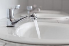 家里自来水可以装净水器吗（家用自来水需不需要安装净水器）