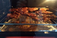 电烤箱铝箔纸怎么烤肉视频（电烤箱烤肉用锡纸吗）