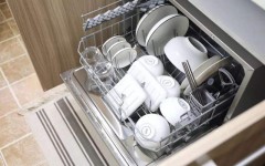 洗碗机除垢剂怎么用（洗碗机的清洗和除垢方法）