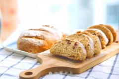东菱面包机松软面包做法详细流程（东菱面包机做面包的配方比例）