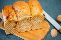 高筋面包粉用面包机做全麦面包（面包粉用面包机制作面包）