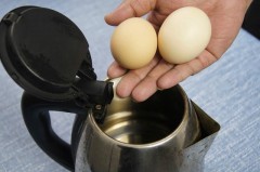 电热水壶煮鸡蛋多久（电水壶煮鸡蛋需要几分钟）