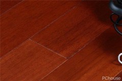 红橡木实木地板多少钱一个平方（红橡木实木地板价格表图片）