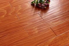全屋装复合实木地板有什么优缺点（纯实木地板和实木复合地板优缺点）