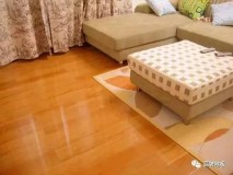 木地板稍微不平是正常吗（刚铺的木地板会凹凸不平吗）