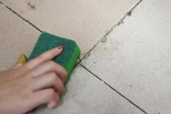 地板砖陈旧污渍去除方法（去除地板砖渗入污渍妙招）