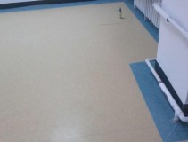 旧地板上铺橡胶地板（可以直接在旧地板上铺地板吗）