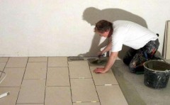 怎么去除旧地板砖上的污渍（怎样将地板砖上的污渍清除干净）