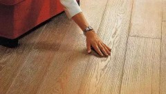 实木地板色差太大属于质量问题吗（实木地板为何色差大）
