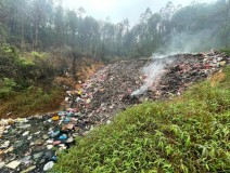 水泥地面不太平铺复合地板行吗（不想水泥找平怎样铺复合地板）