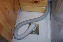洗衣机排水管反水图解（洗衣机排水管为什么老往上反水）