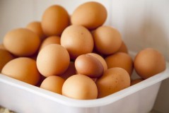 土鸡蛋放在冰箱半年还能吃吗（土鸡蛋能放60天么）