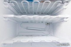 冰箱冷冻室霜为啥突然特别多（冰箱下层冷冻室为什么一直出霜）