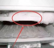 冰箱排水孔堵了筷子怎么拿出来（冰箱排水孔的小棍子拿不出）