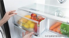 冰箱隔板是玻璃还是塑料（冰箱里的玻璃隔板是普通玻璃吗）