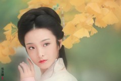 古代电视剧王爷打王妃板子（王爷忍痛打王妃板子）