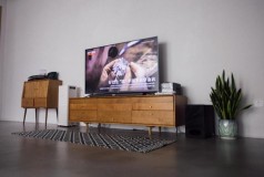 3.45米客厅放多大的4k电视（3.3米客厅可放55寸电视吗）