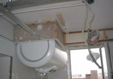 电热水器安装在吊顶下面效果图（电热水器吊顶全包效果图）