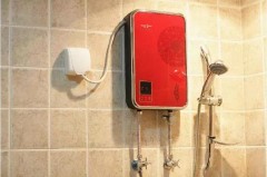 8000w的热水器洗澡够了吗（家用热水器2000w够用吗）