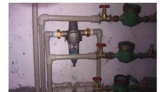 前置净水器可以安装在水井房里吗（水井房安装净水器合理吗）