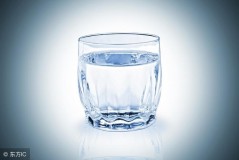净水器双出水净水和纯水如何区分（净水机出水纯水跟净水有何区别）