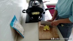 微波炉怎样做焗土豆（微波炉芝士焗土豆最简单做法）
