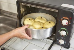 小型家用电烤箱多少钱一台（微波炉买平板还是转盘）