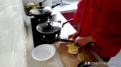 电饼铛煎土豆片最简单做法（电饼铛里面干煎土豆片怎么做）