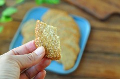 电饼铛芝麻薄片的做法（电饼铛烤芝麻的做法）