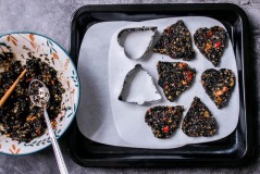 用电饼铛做蜂蜜黑芝麻饼怎么做（电饼铛芝麻蜂蜜饼怎么制作）