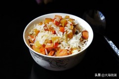 电饭煲蒸大米饭的水米比例（电饭煲蒸米饭按哪个键）