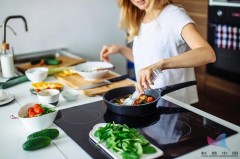 电饭煲放在冰箱的后果（电饭锅放冰箱寿命长吗）