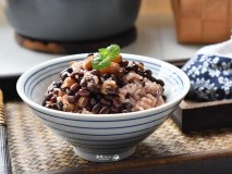 电饭煲煮豆饭（电饭锅做豆焖饭方法）