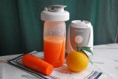用榨汁机榨的橙子汁怎么稀释（用榨汁机榨橙子要加水和糖吗）