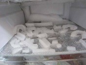 冰箱冷冻室结冰怎么办（冰箱结冰一招立马脱落）