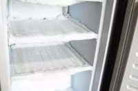 冰箱爱结霜是什么原因（冰箱容易结霜怎么回事）