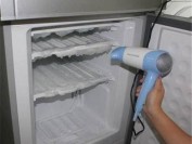 怎样防止冰箱冷藏室结冰（冰箱冷藏室结冰怎么处理最简单的）