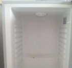冰箱冷藏室排水孔堵塞怎么疏通（冰箱排水孔堵塞总是不能疏通）