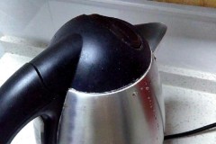 电热水壶烧水危害（哪种壶烧水健康）