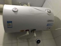 安装热水器出水口的图片（家用煤气热水器出水口图片）