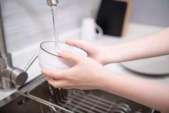 家用净水器要不要储水罐（家用净水器的储水口接储水罐吗）