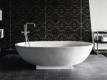 钢瓷釉浴缸的优点和缺点（铸铁搪瓷浴缸的优点缺点档次）