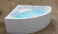 冲浪浴缸容易清洁吗