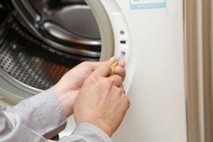西门子洗衣机漏水维修方法（西门子洗衣机底部漏水是什么原因）